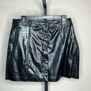 397 - Blank NYC NWT Black Faux Leather Mini Croc Skirt, Size 31